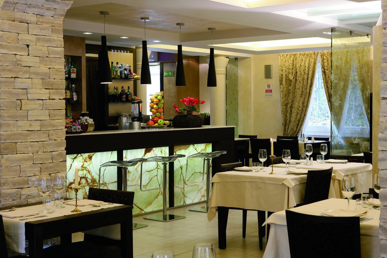 Albergo Ristorante Marcheno Экстерьер фото